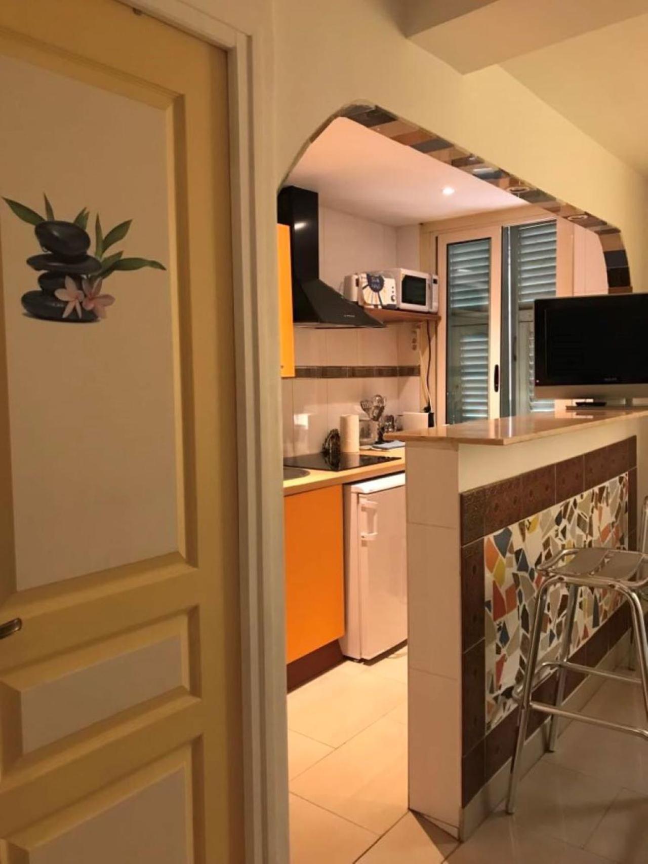 Summer Beach Studio, 4 Persons, Mobile Ac, Old Town Ницца Экстерьер фото